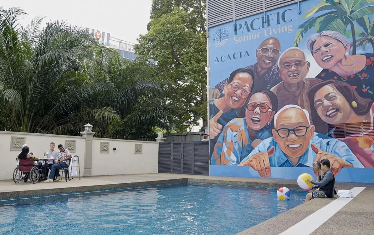 Acacia by Pacific Senior Living offers a comprehensive array of amenities, including a swimming pool, heated jacuzzi, BBQ area and an entertainment room.